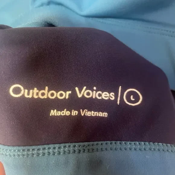 Outdoor voices sports bra blue keyhole back hook and eye closure size large - Picture 3 of 4